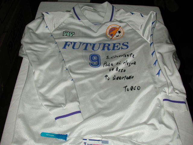 CAMISETA HUGO MARADONA FIRMADA, IDENTIFICADA Y REGISTRADA
