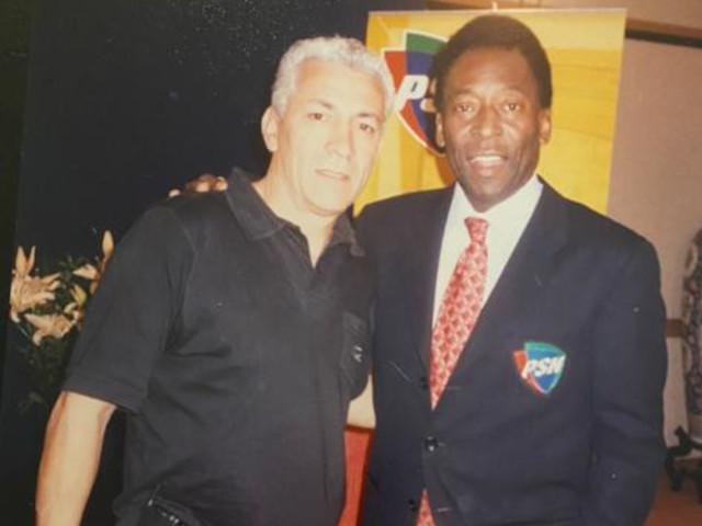 CAMISETA PELE FIRMADA, IDENTIFICADA Y REGISTRADA - Imagen 7