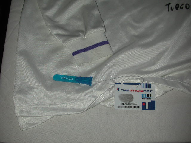 CAMISETA HUGO MARADONA FIRMADA, IDENTIFICADA Y REGISTRADA - Image 2