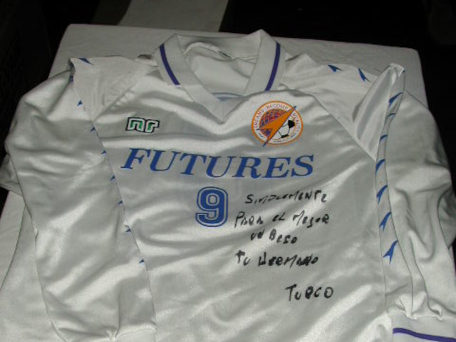 CAMISETA HUGO MARADONA FIRMADA, IDENTIFICADA Y REGISTRADA - Image 3