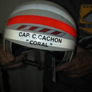 CASCO DE VUELO USADO POR CARLOS CACHON